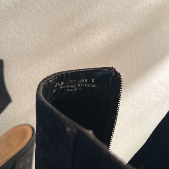 Black Bootie Heel - Picture 5 of 6